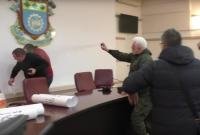 В Краматорском горсовете произошла потасовка (2 фото) (видео)