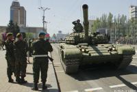 Турчинов попросил СБУ наложить санкции на электронные СМИ, которые транслировали военный парад в Донецке