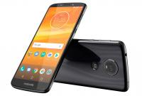 В Украине стартовали продажи смартфона Moto E5 Plus с батареей на 5000 мАч