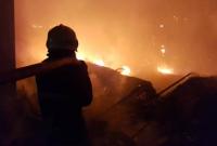 Пожежу на складах Нової Пошти у Мукачеві гасили шість годин