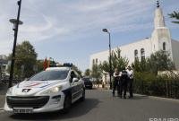 В Париже мигрант выпрыгнул из окна суда, в котором решалась его судьба