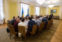 Зеленский встретился с родными украинских пленных