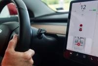 В электрокарах Tesla появятся YouTube и Netflix