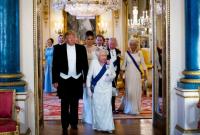 Королева Елизавета II о визите Трампа: посмотрите на мою лужайку, она испорчена