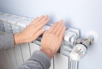В восьми областях Украины уже включили отопление в домах
