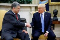 New York Times: Порошенко приучил Трампа к обменам в отношениях с Украиной
