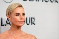 Шарлиз Терон поразила образом на Women Of The Year Awards