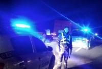 На Одесской трассе внедорожник сбил насмерть двух мужчин, пока они меняли колесо грузовика