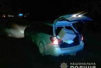 В Черкасской области задержали банду, которая воровала груз из грузовиков на ходу