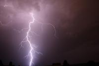 В 42 департаментах Франции объявили предпоследний уровень погодной опасности
