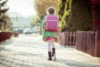 В Польше 10-летняя девочка пришла в школу пьяная и с алкоголем в рюкзаке