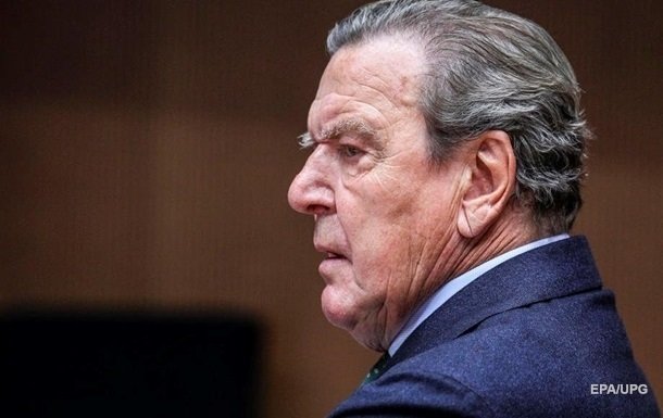 Шредер подал иск на Бундестаг из-за лишения привилегий