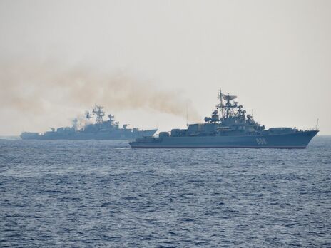 В Черном море корабельная группировка вражеского флота продолжает держать наготове 2 ракетоносителя с 16 Калибрами